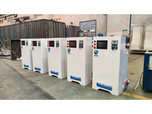 定制款加药设备发货现场