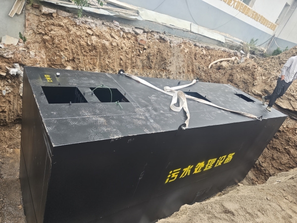 污水处理设备安装调试现场